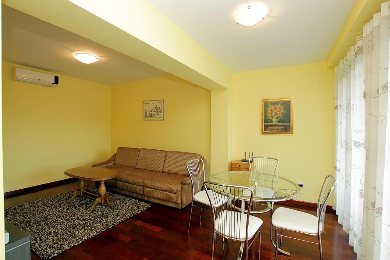 The View Apartment 3 Petrovac Bagian luar foto